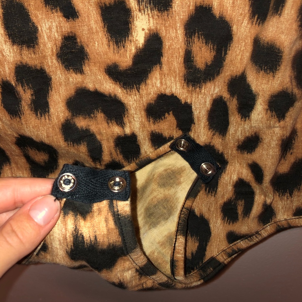🐆Motel Rocks leopard bodysuit - Picture 3 of 4